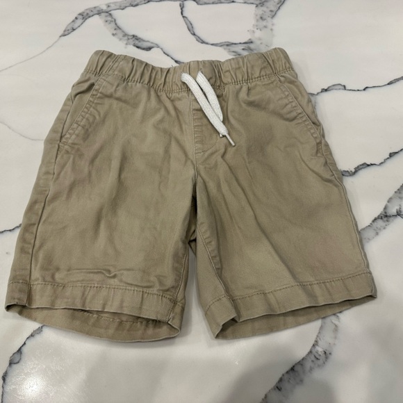 Old Navy Other - Old Navy pull on khaki shorts